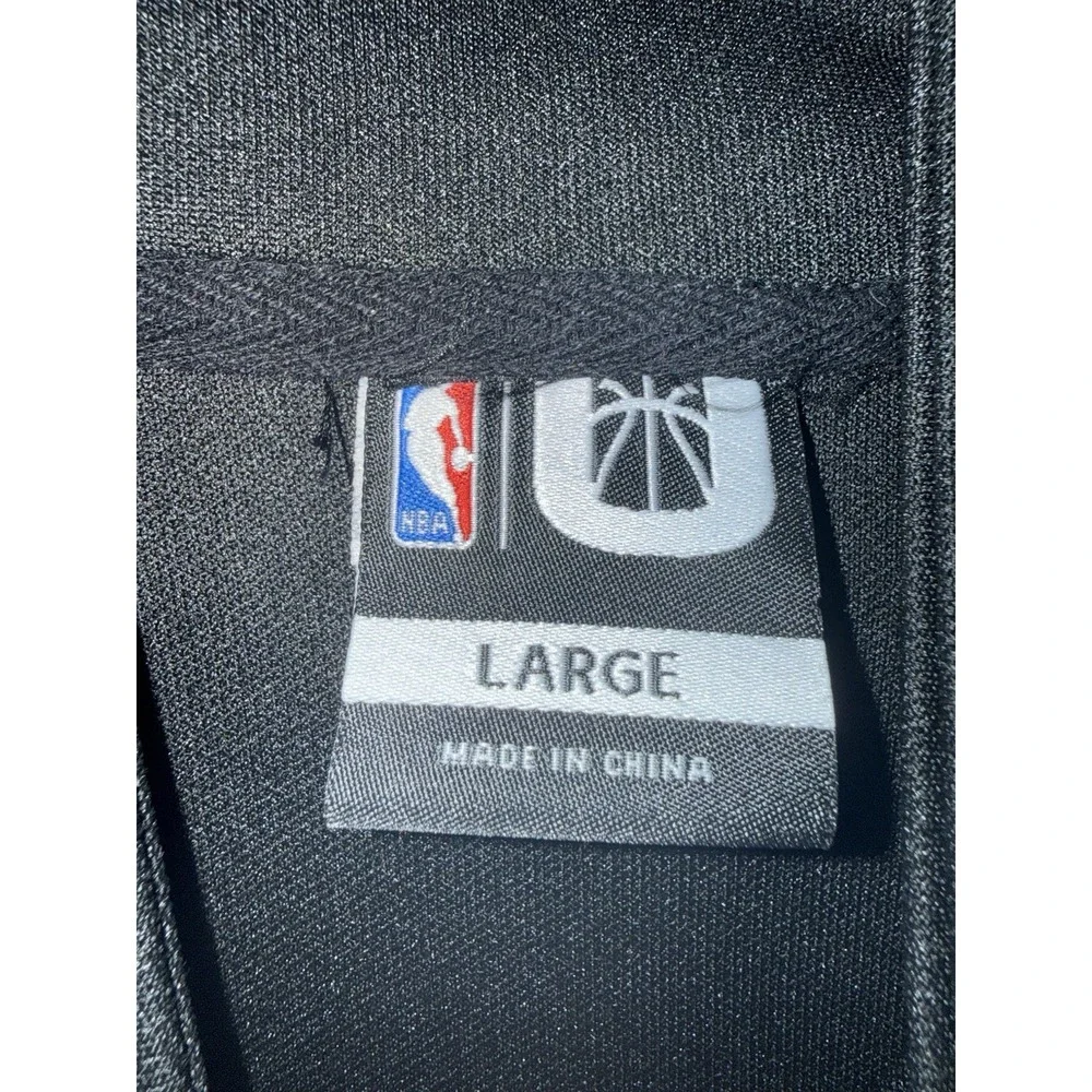 Chicago Bulls  Track Warm-up NBA Jacket Men's Large Full‎ Zip Logos On Sleeves